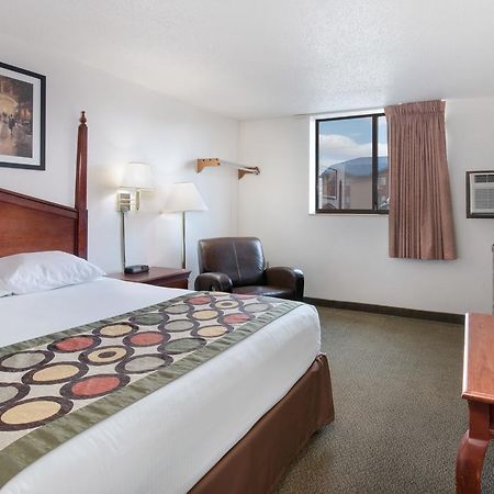 Serena Inn & Suites Of Rapid City Eksteriør bilde